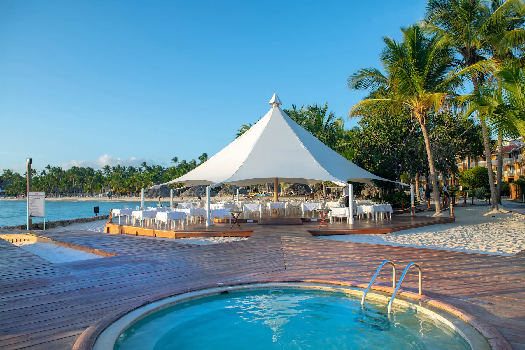 Book your wedding day in Viva Wyndham Dominicus Palace